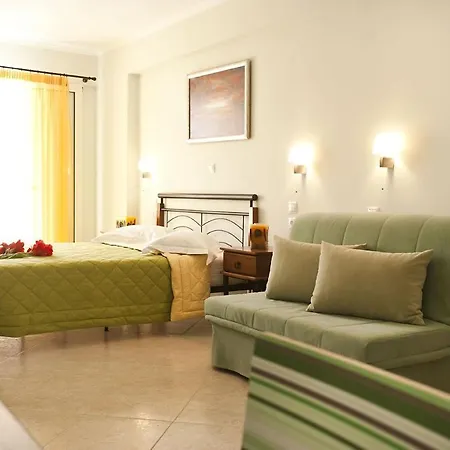 Hotel Palm Trees